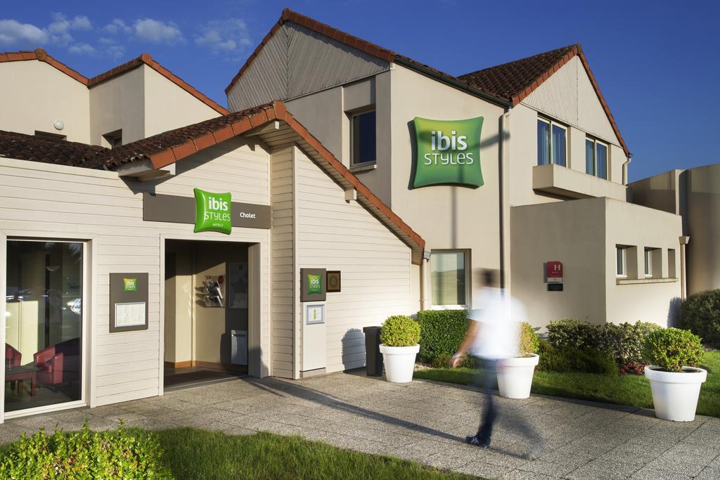 Hotel Ibis Styles Cholet Exterior foto