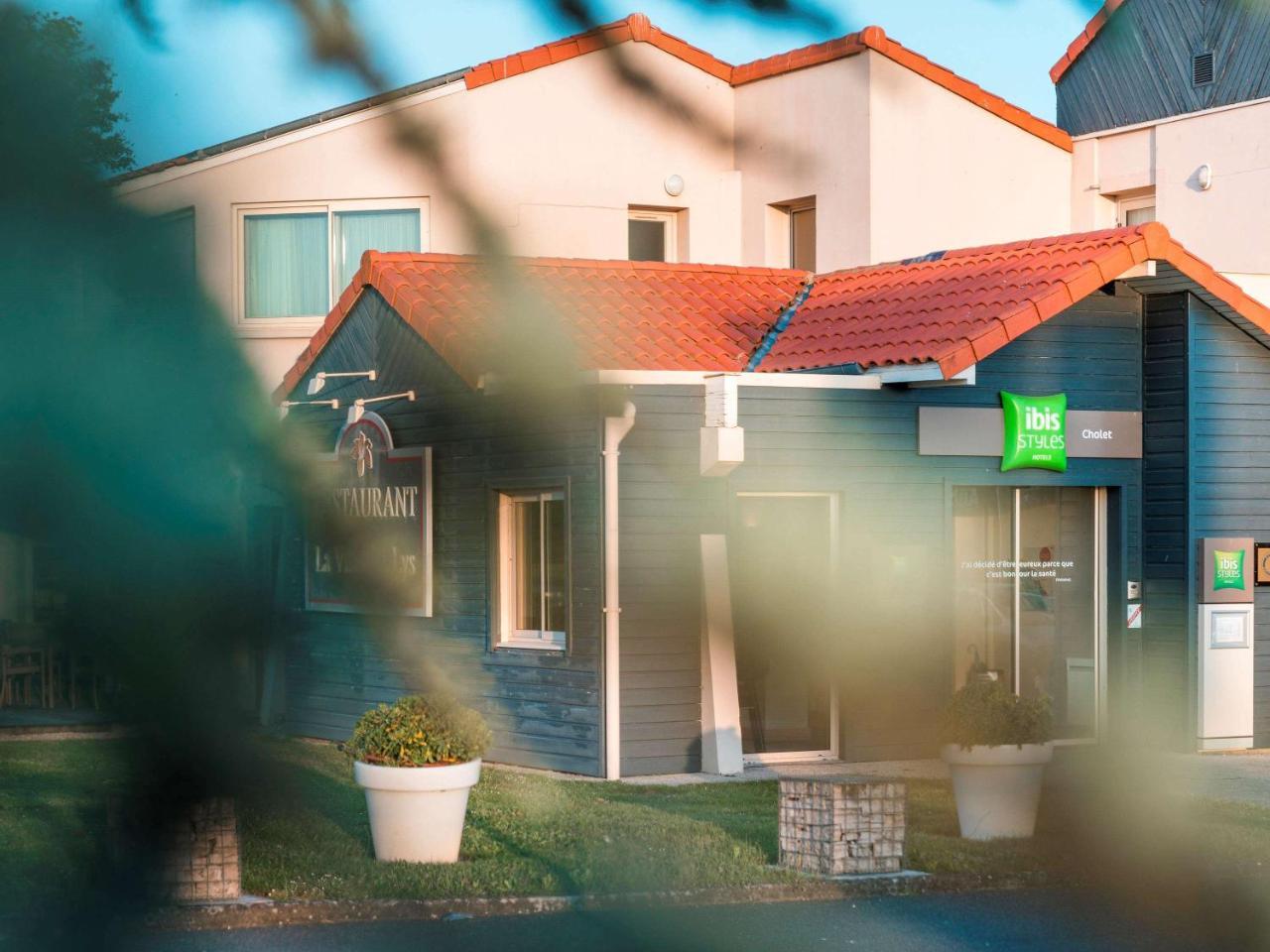 Hotel Ibis Styles Cholet Exterior foto